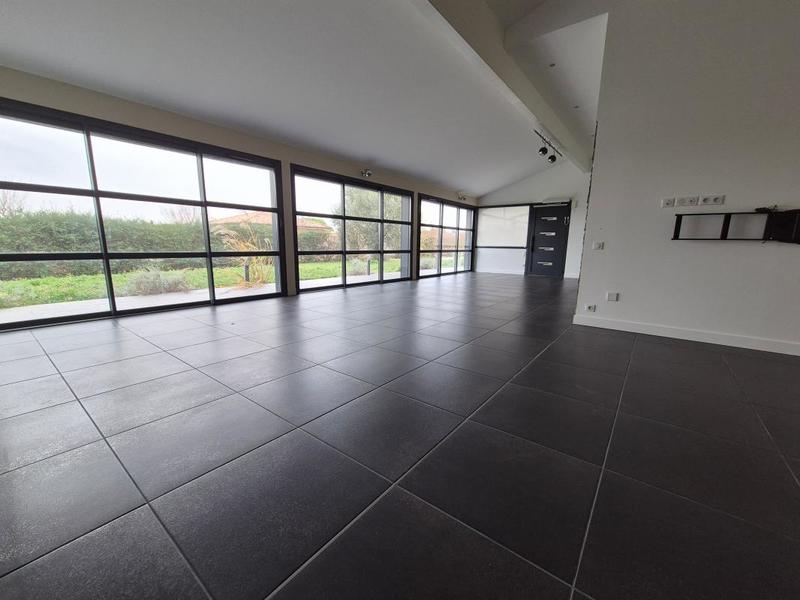 Maison - 180 m² - 4 pièces