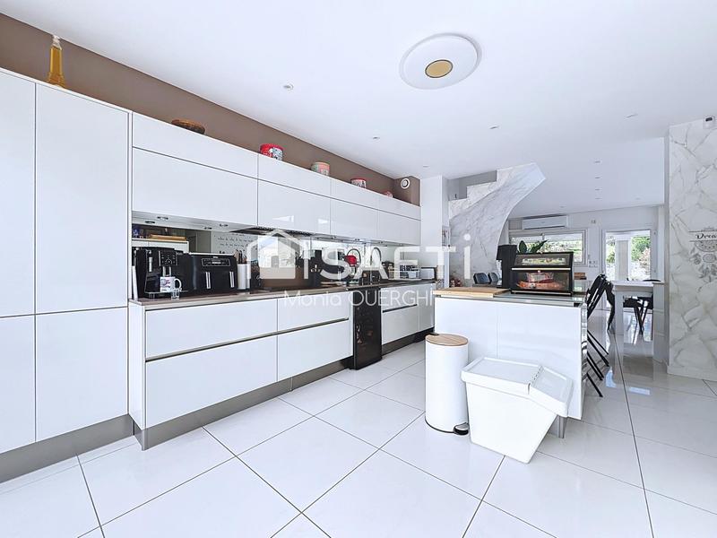 Maison - 167 m² - 6 pièces