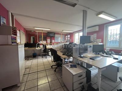 Bureau - 968 m² - 19 pièces