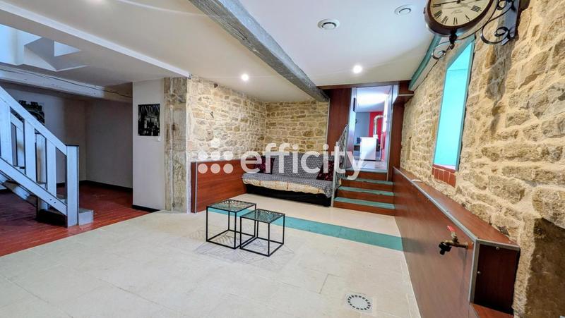 Maison - 413 m² - 8 pièces