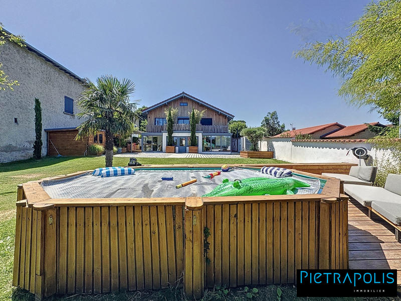 Maison - 140 m² - 6 pièces