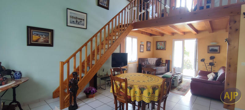 Maison - 110 m² - 5 pièces