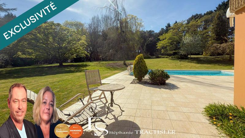 Maison - 304 m² - 12 pièces