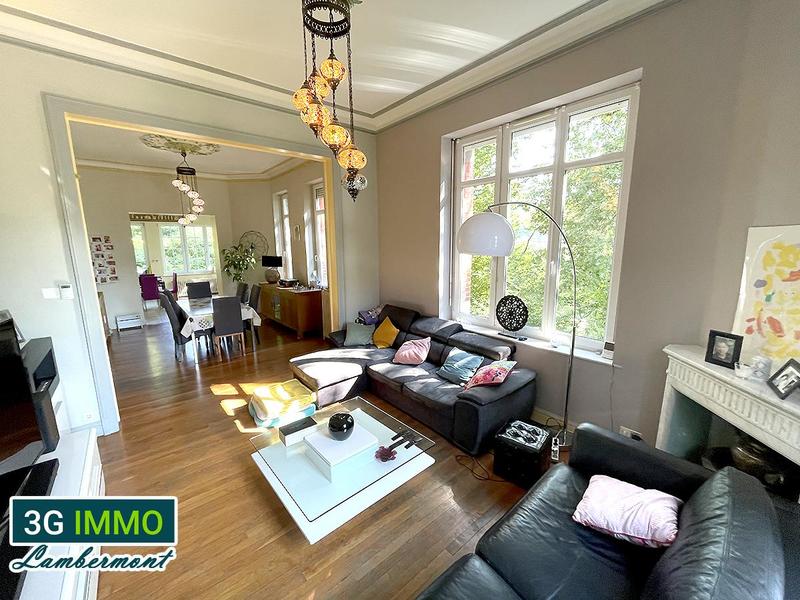 Maison - 258 m² - 12 pièces