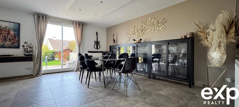 Maison - 212 m² - 8 pièces