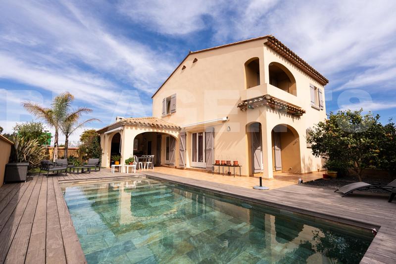 Maison - 291 m² - 10 pièces