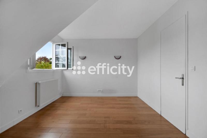 Pavillon - 247 m² - 7 pièces