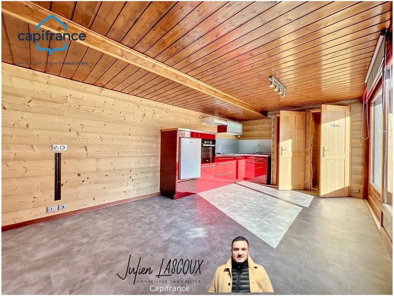 Maison - 272 m² - 10 pièces