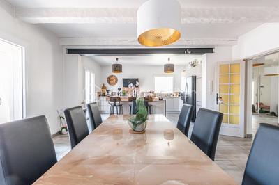 Maison - 210 m² - 8 pièces