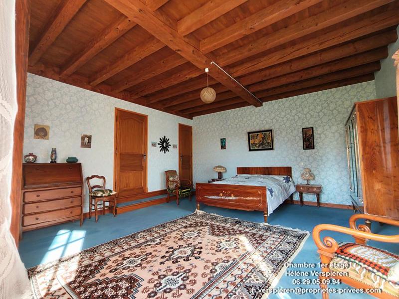 Maison - 181 m² - 8 pièces