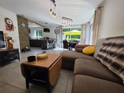 Maison traditionnelle - 87 m² - 4 pièces