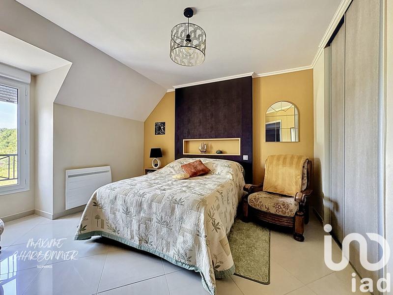 Maison - 186 m² - 8 pièces