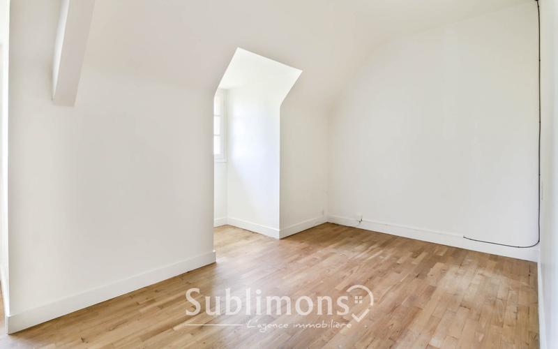 Maison traditionnelle - 131 m² - 6 pièces