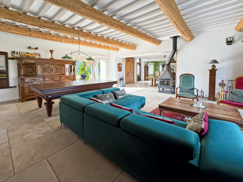 Propriété - 260 m² - 9 pièces