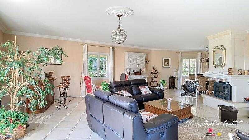 Maison - 295 m² - 8 pièces