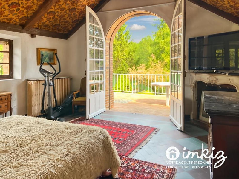 Maison - 330 m² - 9 pièces