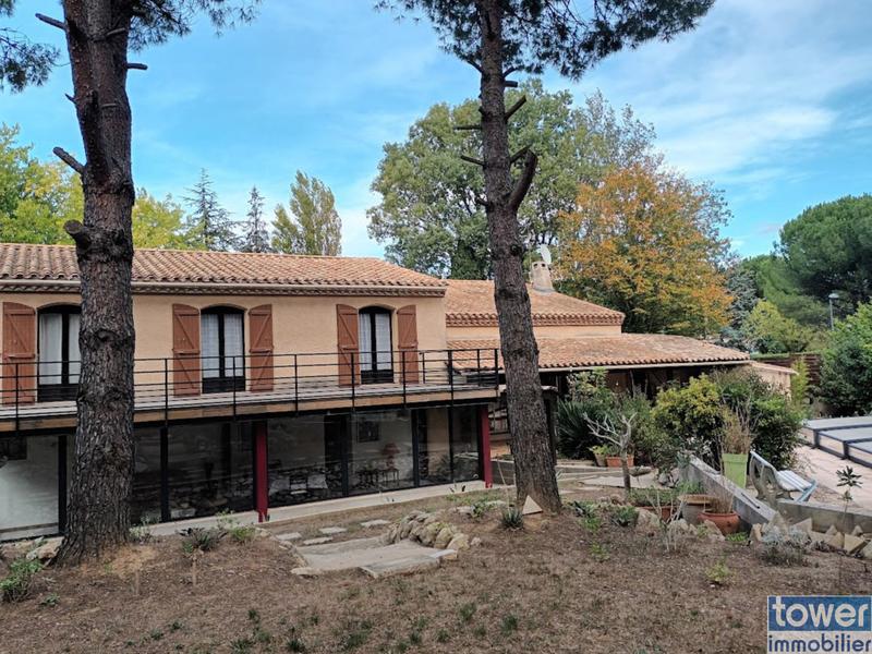 Villa - 215 m² - 7 pièces
