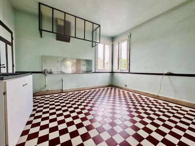 Maison - 90 m² - 5 pièces