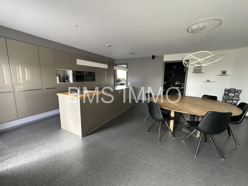 Appartement - 161 m² - 5 pièces