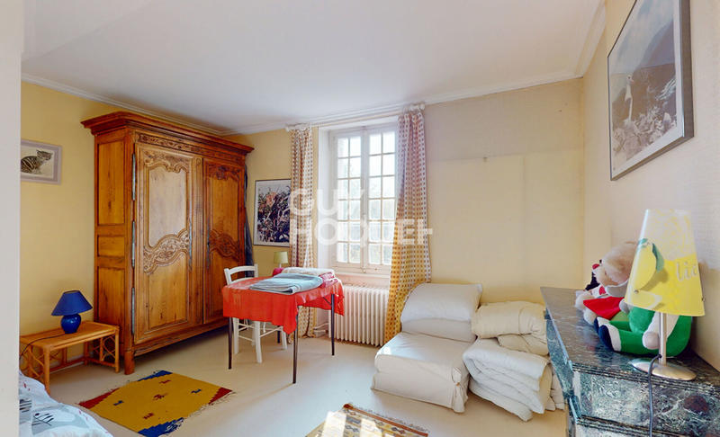 Maison - 251 m² - 12 pièces