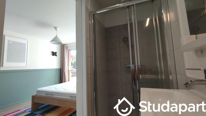 Chambre - 11 m² - 1 pièce