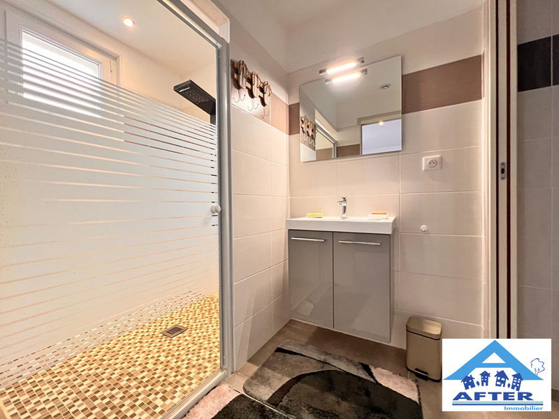 Maison - 202 m² - 6 pièces