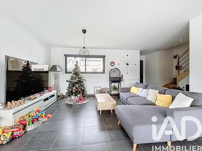 Maison - 105 m² - 4 pièces