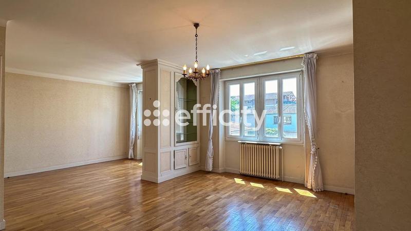 Appartement - 169 m² - 8 pièces