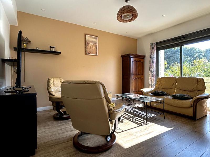 Maison - 240 m² - 7 pièces