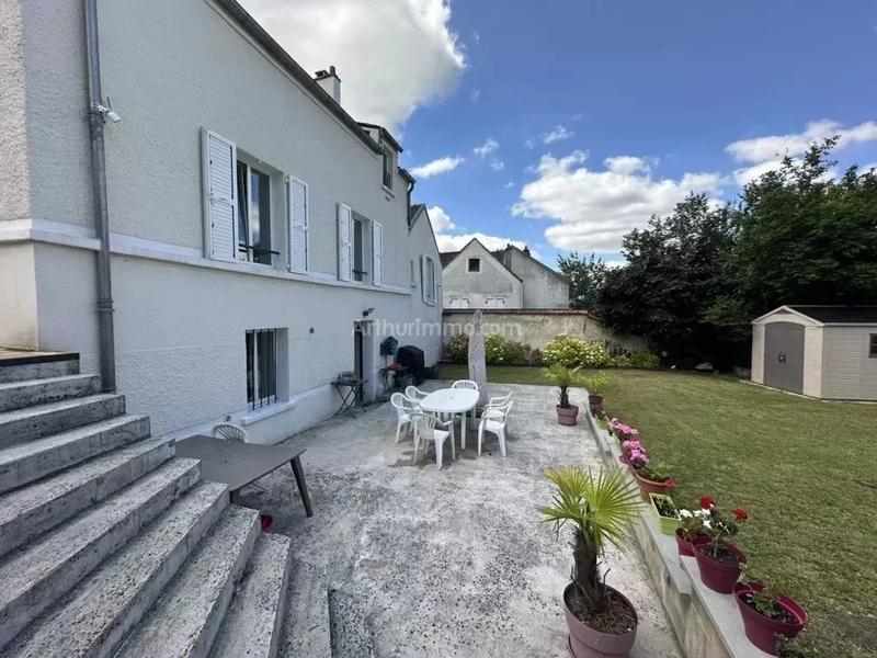 Maison - 204 m² - 8 pièces