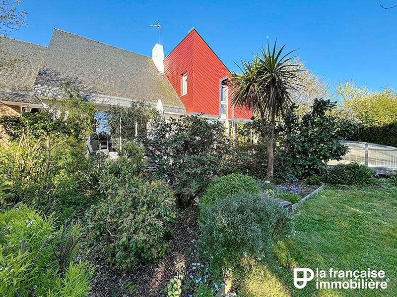 Maison - 181 m² - 6 pièces