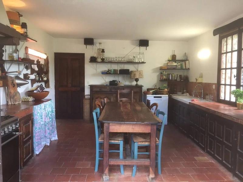 Maison - 274 m² - 10 pièces