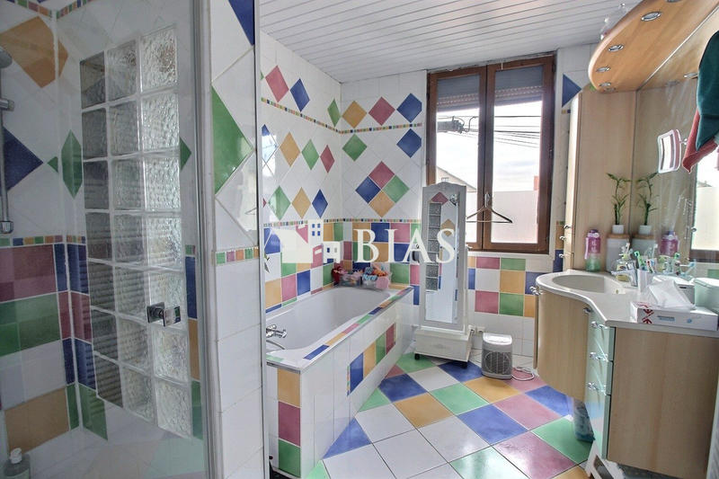 Maison - 174 m² - 7 pièces