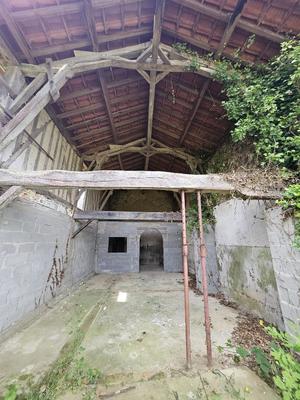 Maison ancienne - 380 m² - 1 pièce