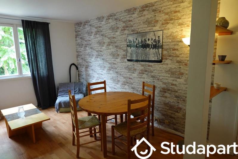 Chambre - 9 m² - 1 pièce