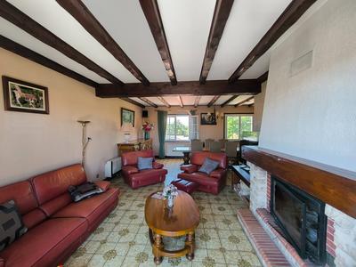 Maison - 239 m² - 10 pièces