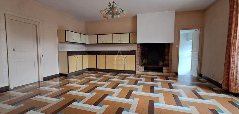 Maison en pierre - 207 m² - 7 pièces