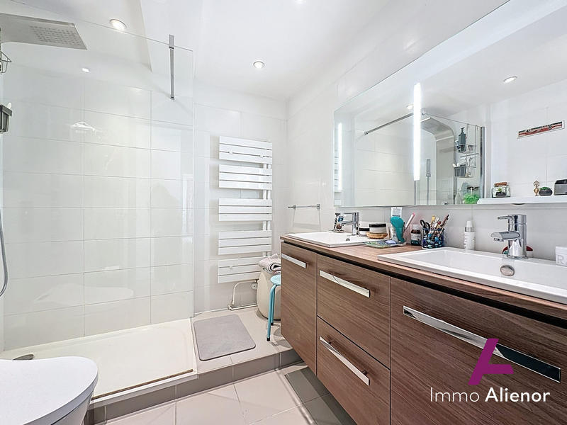 Appartement - 104 m² - 4 pièces