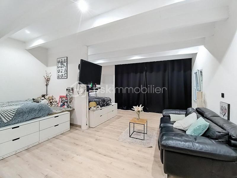 Maison - 140 m² - 5 pièces