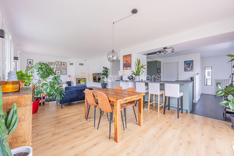 Maison - 180 m² - 8 pièces