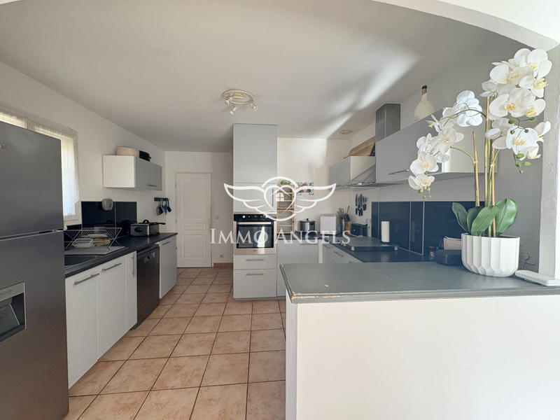 Maison - 93 m² - 4 pièces