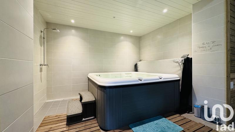 Maison - 209 m² - 7 pièces