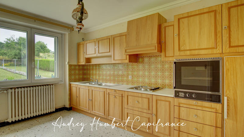 Maison - 241 m² - 8 pièces