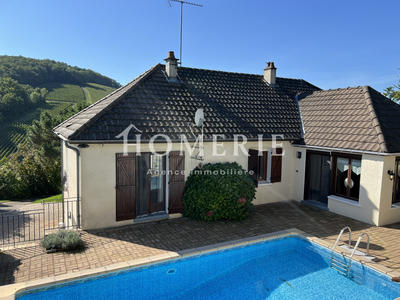 Maison - 213 m² - 9 pièces