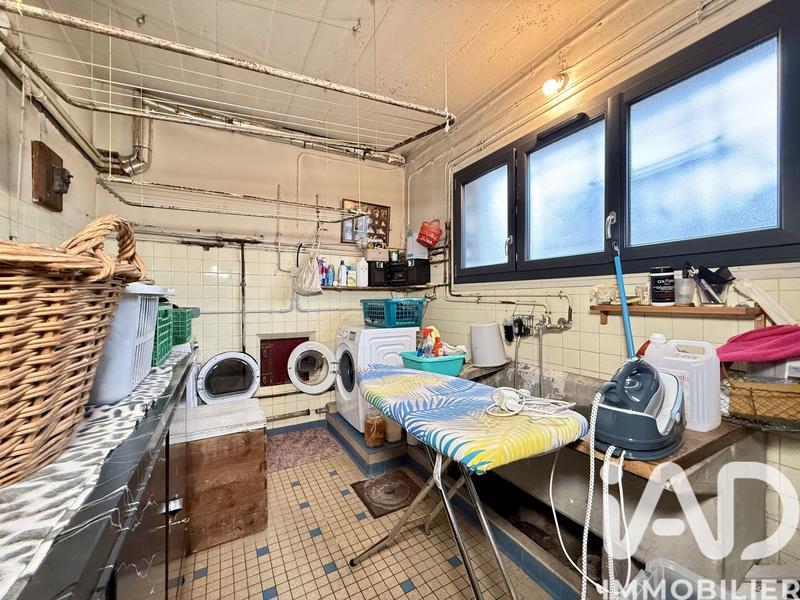 Maison - 230 m² - 8 pièces