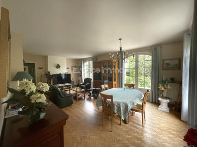 Maison - 197 m² - 7 pièces
