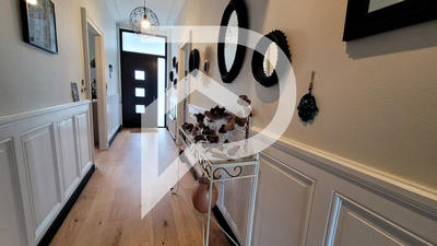 Maison - 283 m² - 11 pièces