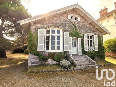 Maison - 180 m² - 6 pièces