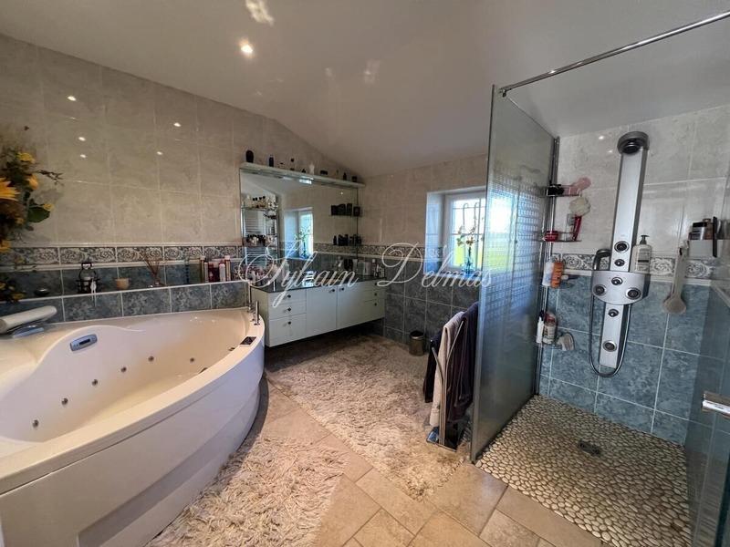 Longère - 500 m² - 8 pièces