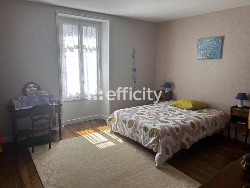 Maison - 201 m² - 7 pièces